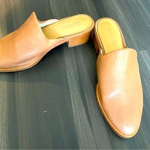 Soludos Venetian Mule size 6